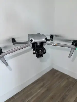 DJI Air 3 Fly More Combo Camera Drone + RC2 +Battery & Propellers L2 **READ**